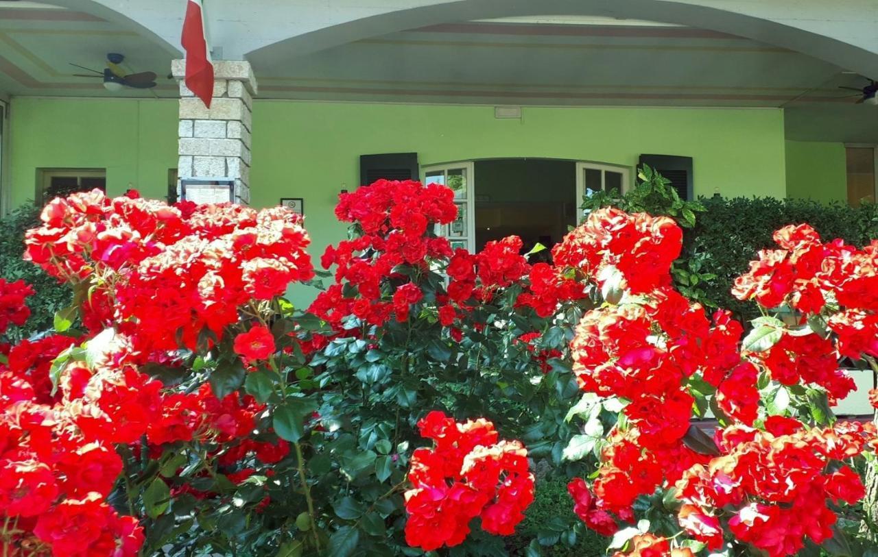 Albergo La Quiete Desenzano del Garda Exterior photo
